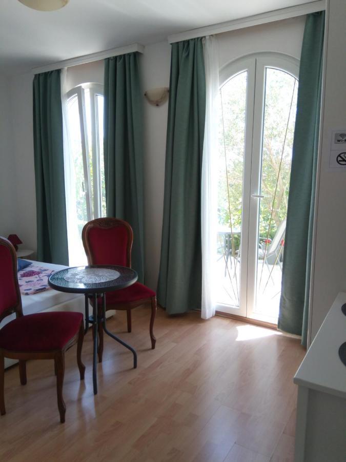 Ana Rooms Krk Town Exterior photo