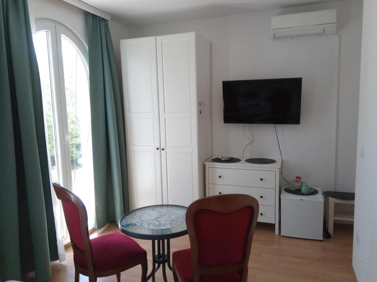 Ana Rooms Krk Town Exterior photo